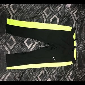 Women's NIKE dry fit Capri leggings